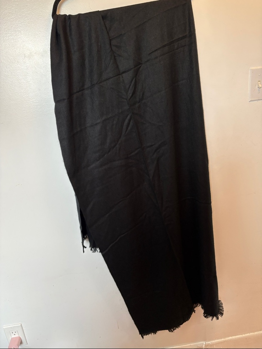 Black Lightweight Fringed Pashmina